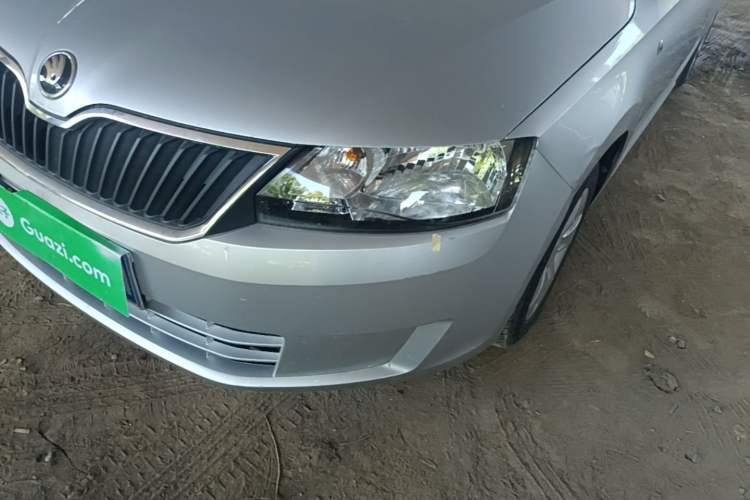 Used Skoda Rapid 2016 1.6L Manual Front-Wheel-Drive Version Left Front Headlight