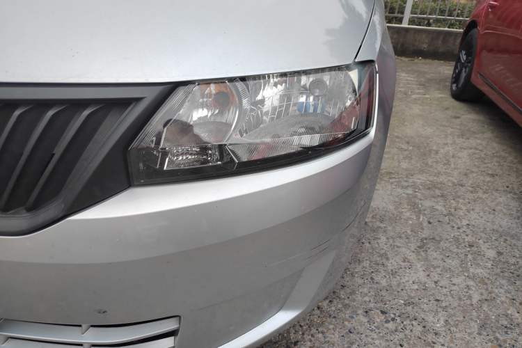 Used Skoda Rapid 2016 1.4L Manual Front-Wheel Drive Model Left Front Headlight