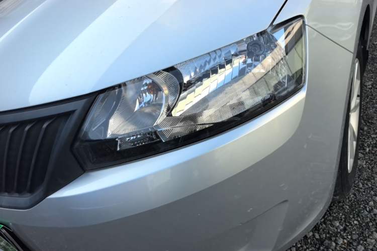 Used Skoda Rapid 2016 1.4L Manual Front-Wheel Drive Model Left Front Headlight