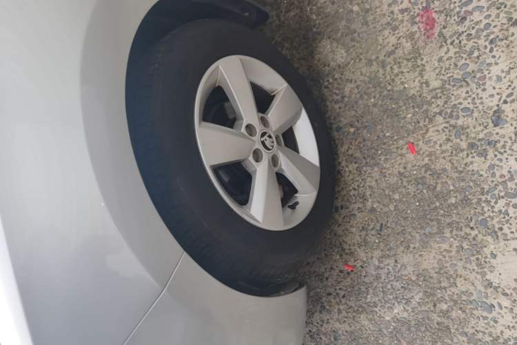 Used Skoda Rapid 2016 1.6L Automatic Chuanxing Edition Left Front Wheel Hub