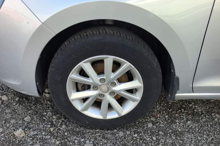 Used Skoda Rapid 2016 1.4L Manual Front-Wheel Drive Model Left Front Wheel Hub