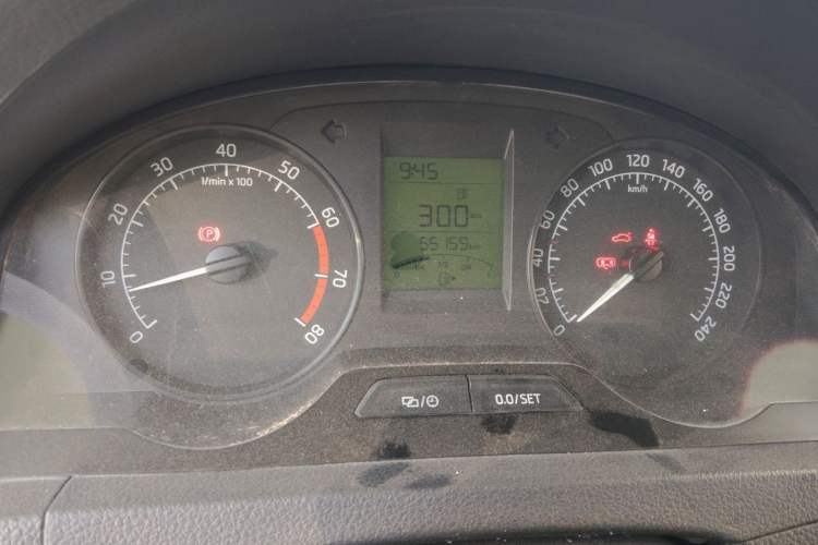 Used Skoda Rapid 2016 1.6L Manual Trend Edition Odometer Close Up
