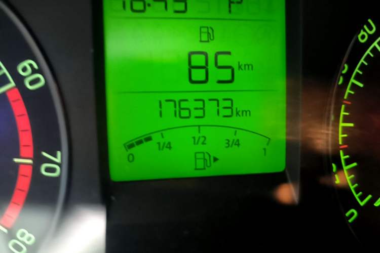 Used Skoda Rapid 2016 1.6L Automatic Chuanxing Edition Odometer Close Up