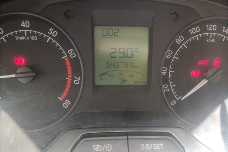 Used Skoda Rapid 2016 1.6L Manual Front-Wheel-Drive Version Odometer Close Up
