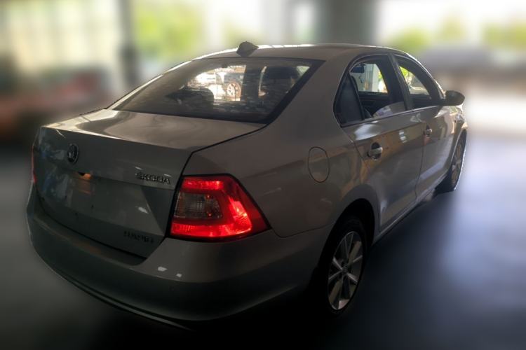 Used Skoda Rapid 2016 1.6L Automatic Chuanxing Edition Rear Right 45 Deg