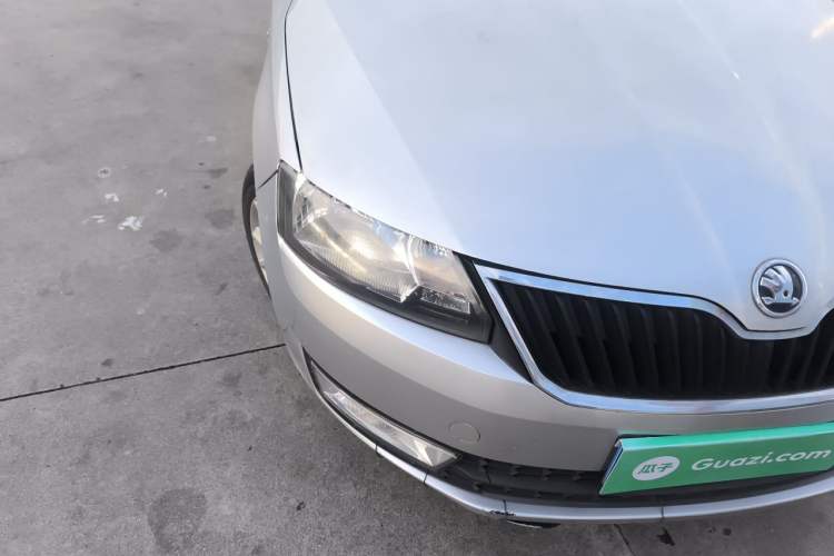 Used Skoda Rapid 2016 1.6L Manual Trend Edition Right Front Headlight