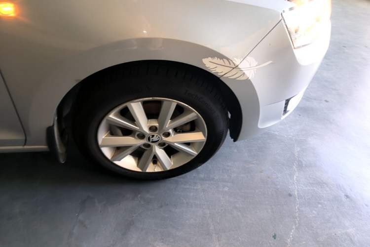 Used Skoda Rapid 2016 1.6L Automatic Chuanxing Edition Right Front Wheel Hub