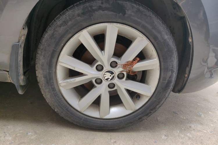 Used Skoda Rapid 2016 1.6L Automatic Chuanxing Edition Right Front Wheel Hub