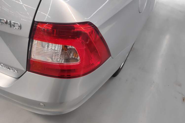Used Skoda Rapid 2016 1.6L Automatic Front-Wheel Drive Model Right Rear Taillight