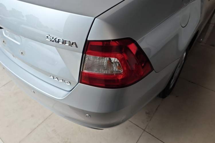 Used Skoda Rapid 2016 1.6L Automatic Front-Wheel Drive Model Right Rear Taillight