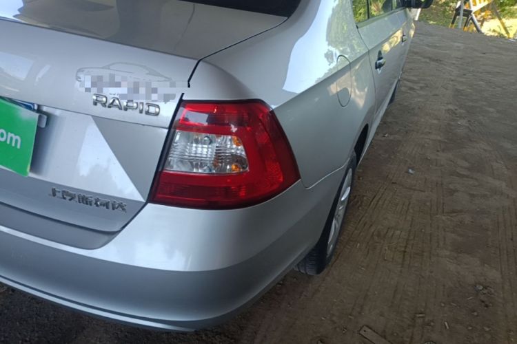 Used Skoda Rapid 2016 1.6L Manual Front-Wheel-Drive Version Right Rear Taillight