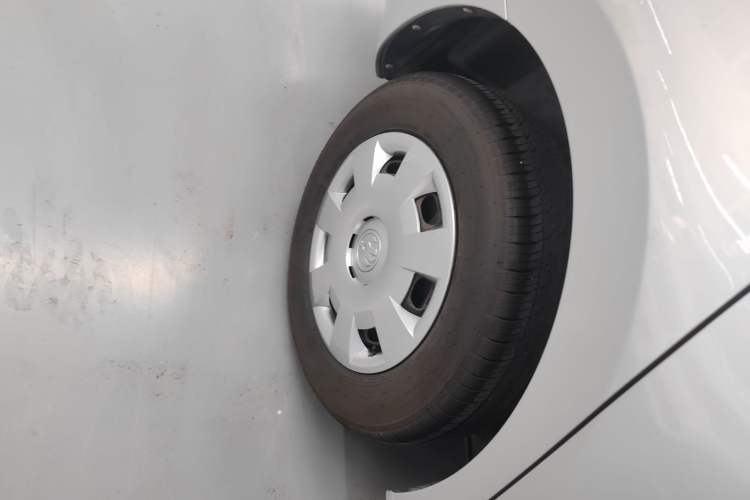 Used Skoda Rapid 2016 1.6L Automatic Front-Wheel Drive Model Right Rear Wheel Hub
