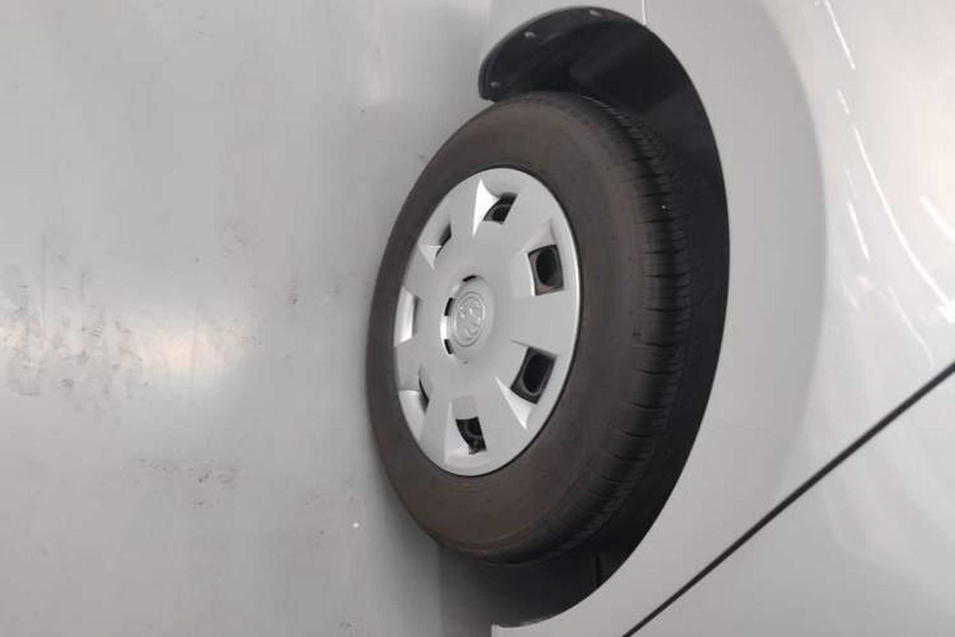 Used Skoda Rapid 2016 1.6L Automatic Front-Wheel Drive Model Right Rear Wheel Hub