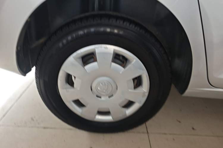 Used Skoda Rapid 2016 1.6L Automatic Front-Wheel Drive Model Right Rear Wheel Hub
