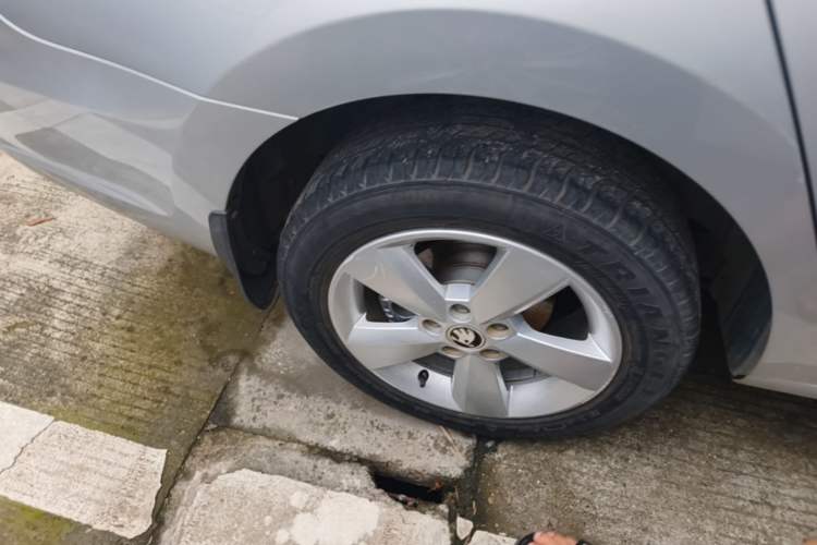 Used Skoda Rapid 2016 1.6L Automatic Chuanxing Edition Right Rear Wheel Hub