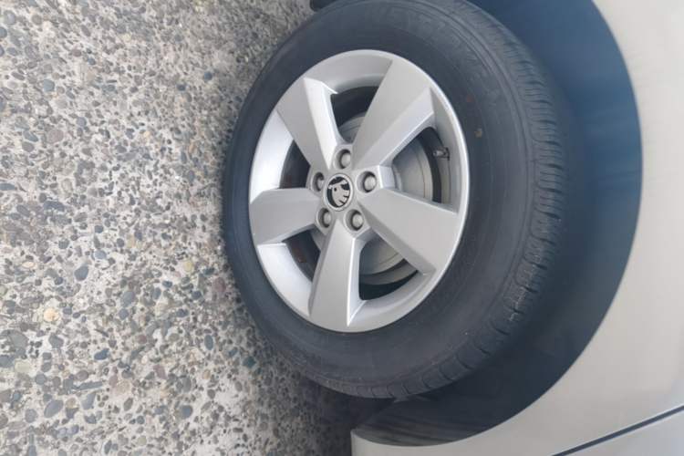 Used Skoda Rapid 2016 1.6L Automatic Chuanxing Edition Right Rear Wheel Hub