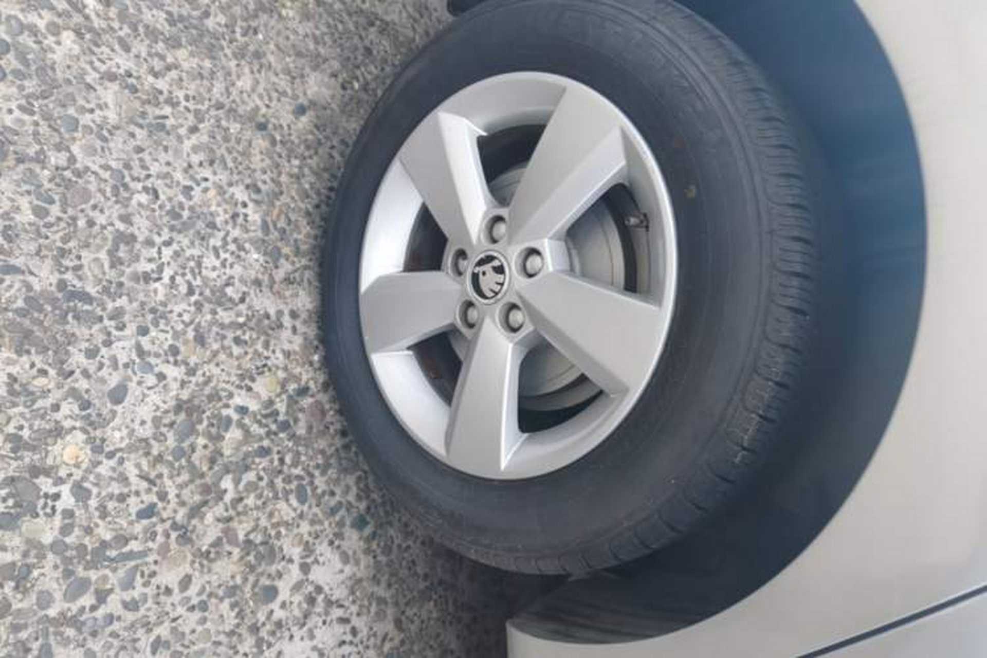 Used Skoda Rapid 2016 1.6L Automatic Chuanxing Edition Right Rear Wheel Hub