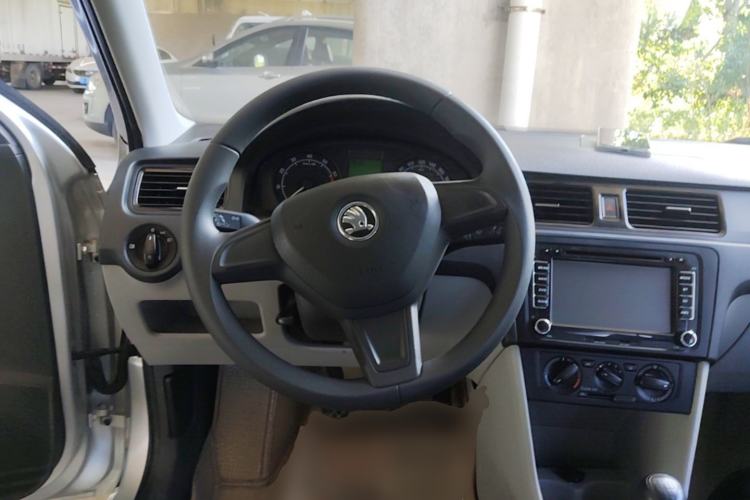 Used Skoda Rapid 2016 1.4L Manual Front-Wheel Drive Model Steering Wheel