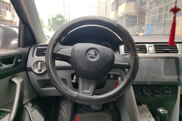 Used Skoda Rapid 2016 1.6L Automatic Chuanxing Edition Steering Wheel