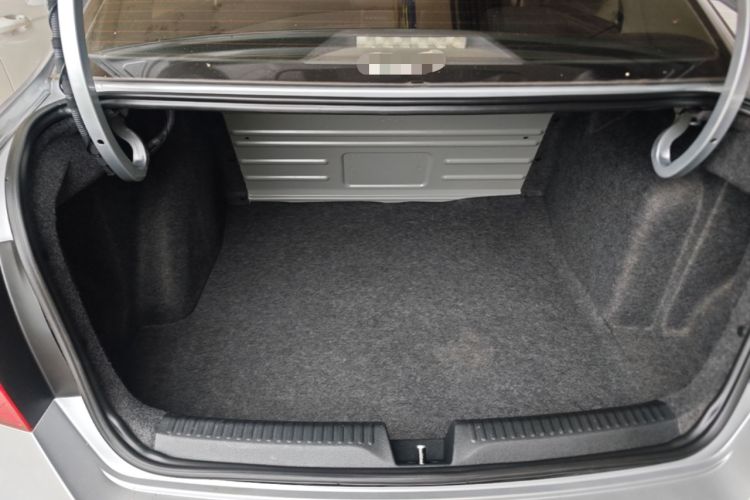 Used Skoda Rapid 2016 1.6L Automatic Front-Wheel Drive Model Trunk