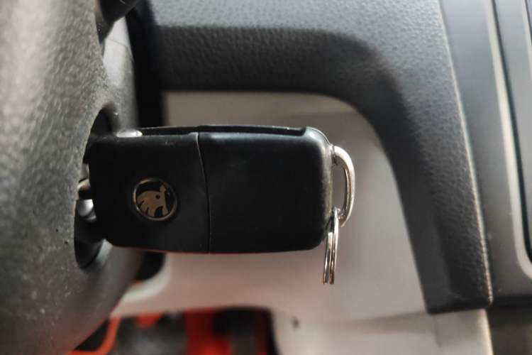 Used Skoda Rapid 2016 1.6L Automatic Front-Wheel Drive Model Vehicle Key