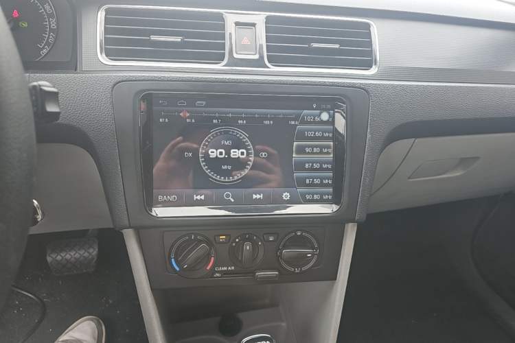 Used Skoda Rapid 2016 1.6L Automatic Chuanxing Edition Audio And AC Panel
