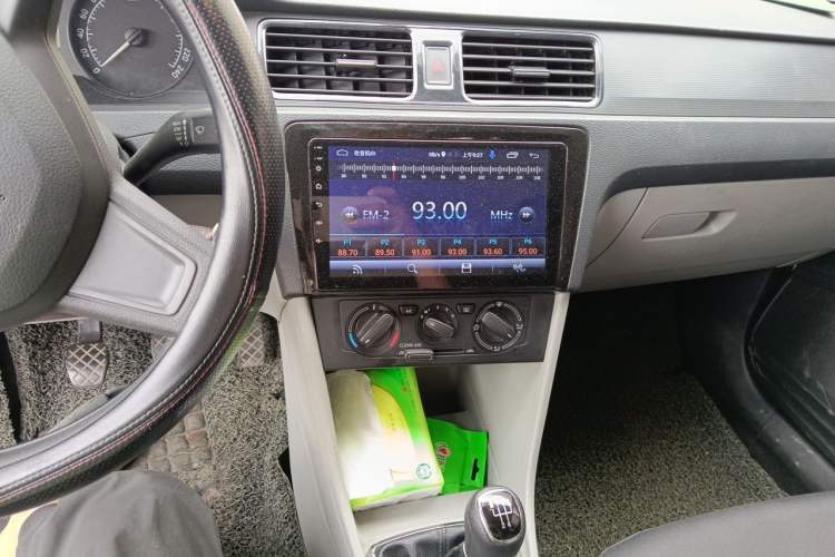 Used Skoda Rapid 2016 1.4L Manual Front-Wheel Drive Model Audio And AC Panel