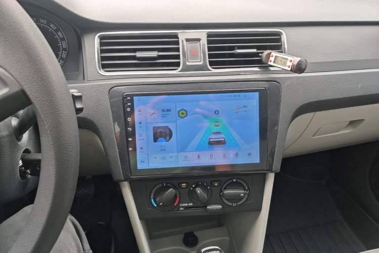 Used Skoda Rapid 2016 1.6L Automatic Chuanxing Edition Audio And AC Panel