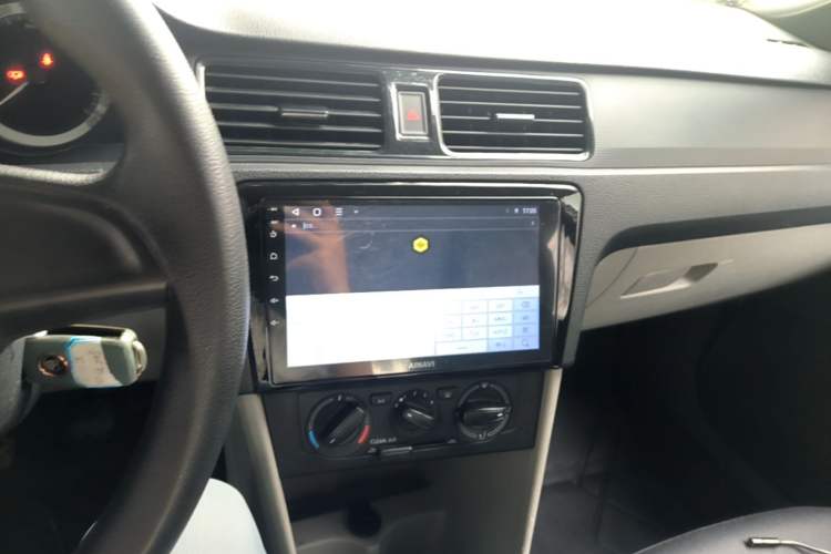 Used Skoda Rapid 2016 1.6L Manual Front-Wheel-Drive Version Audio And AC Panel