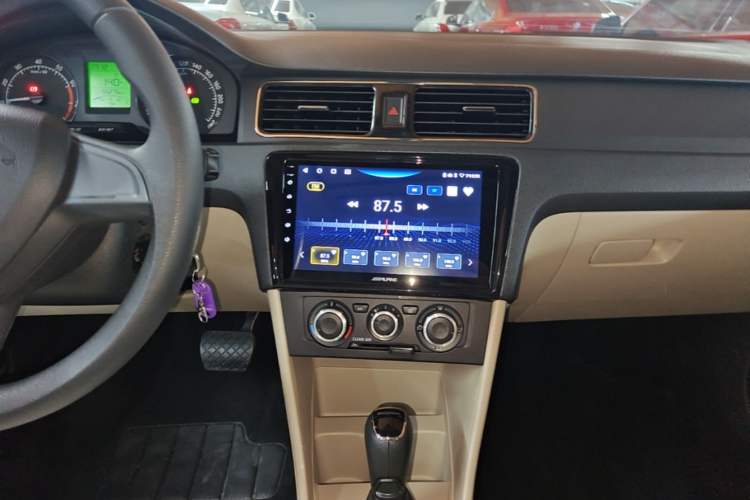 Used Skoda Rapid 2016 1.6L Automatic Chuanxing Edition Audio And AC Panel