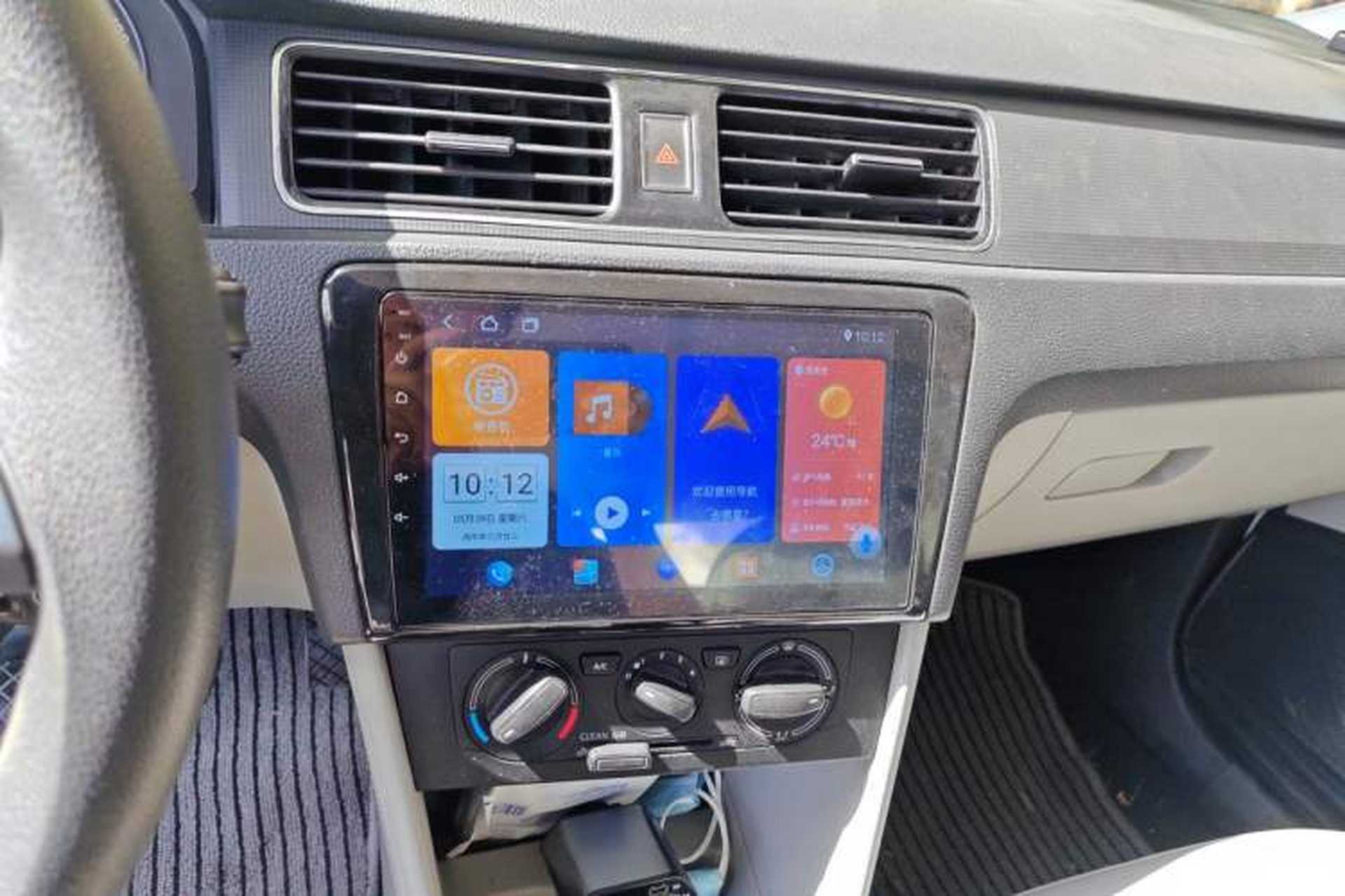 Used Skoda Rapid 2016 1.6L Manual Trend Edition Audio And AC Panel