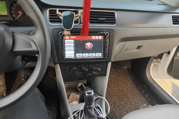 Used Skoda Rapid 2016 1.6L Automatic Chuanxing Edition Audio And AC Panel