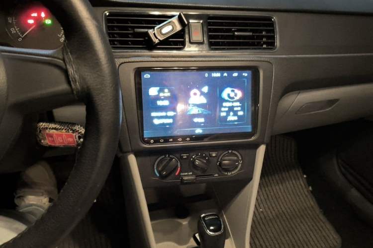 Used Skoda Rapid 2016 1.6L Automatic Chuanxing Edition Audio And AC Panel