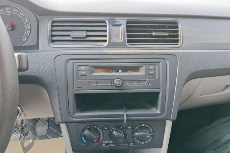 Used Skoda Rapid 2016 1.4L Manual Front-Wheel Drive Model Audio And AC Panel