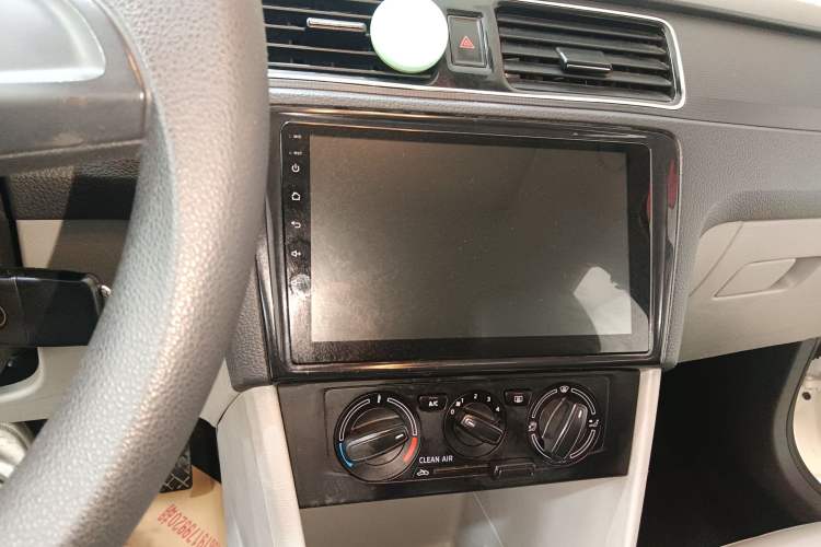 Used Skoda Rapid 2016 1.6L Automatic Chuanxing Edition Audio And AC Panel