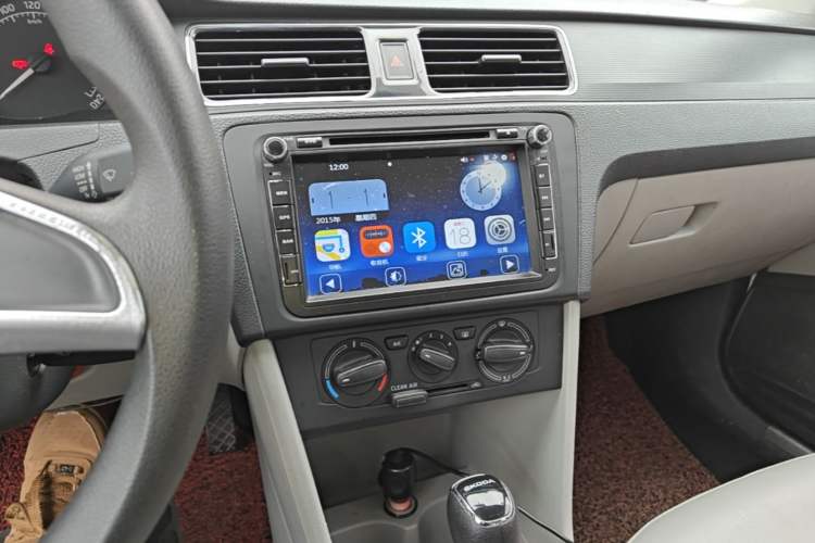 Used Skoda Rapid 2016 1.6L Automatic Chuanxing Edition Audio And AC Panel
