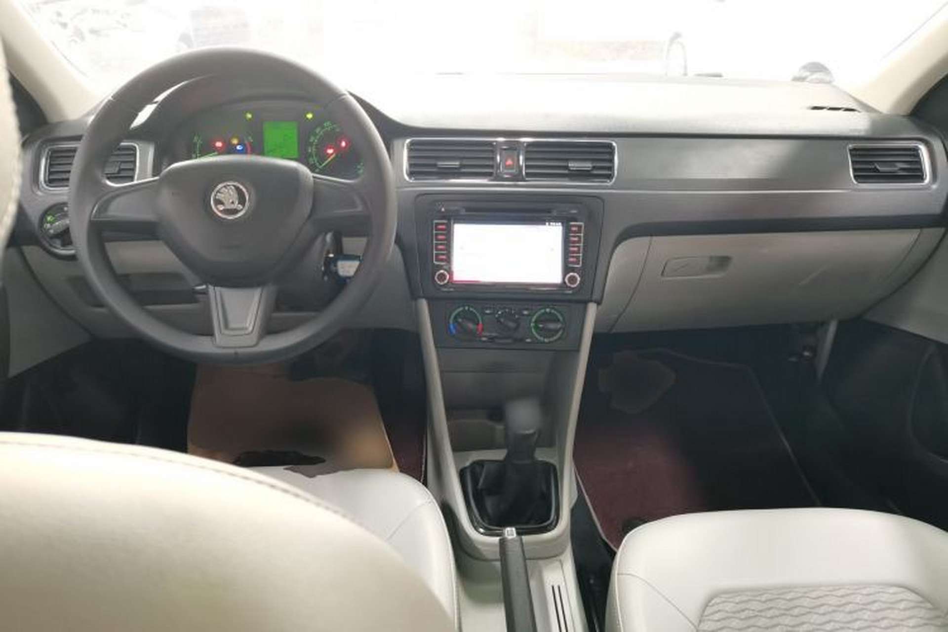 Used Skoda Rapid 2016 1.6L Manual Trend Edition Center Console