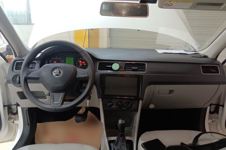 Used Skoda Rapid 2016 1.6L Automatic Chuanxing Edition Center Console