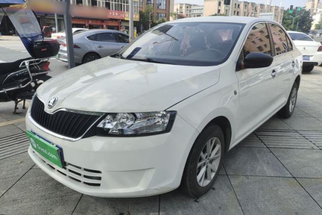 Skoda Rapid 2016 1.6L Automatic Front-Wheel Drive Model de segunda mano