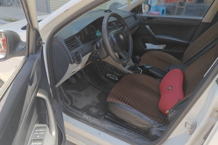 Used Skoda Rapid 2016 1.4L Manual Front-Wheel Drive Model Driver Seat