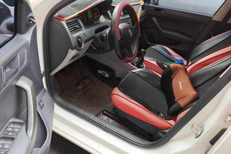 Used Skoda Rapid 2016 1.6L Manual Front-Wheel-Drive Version Driver Seat