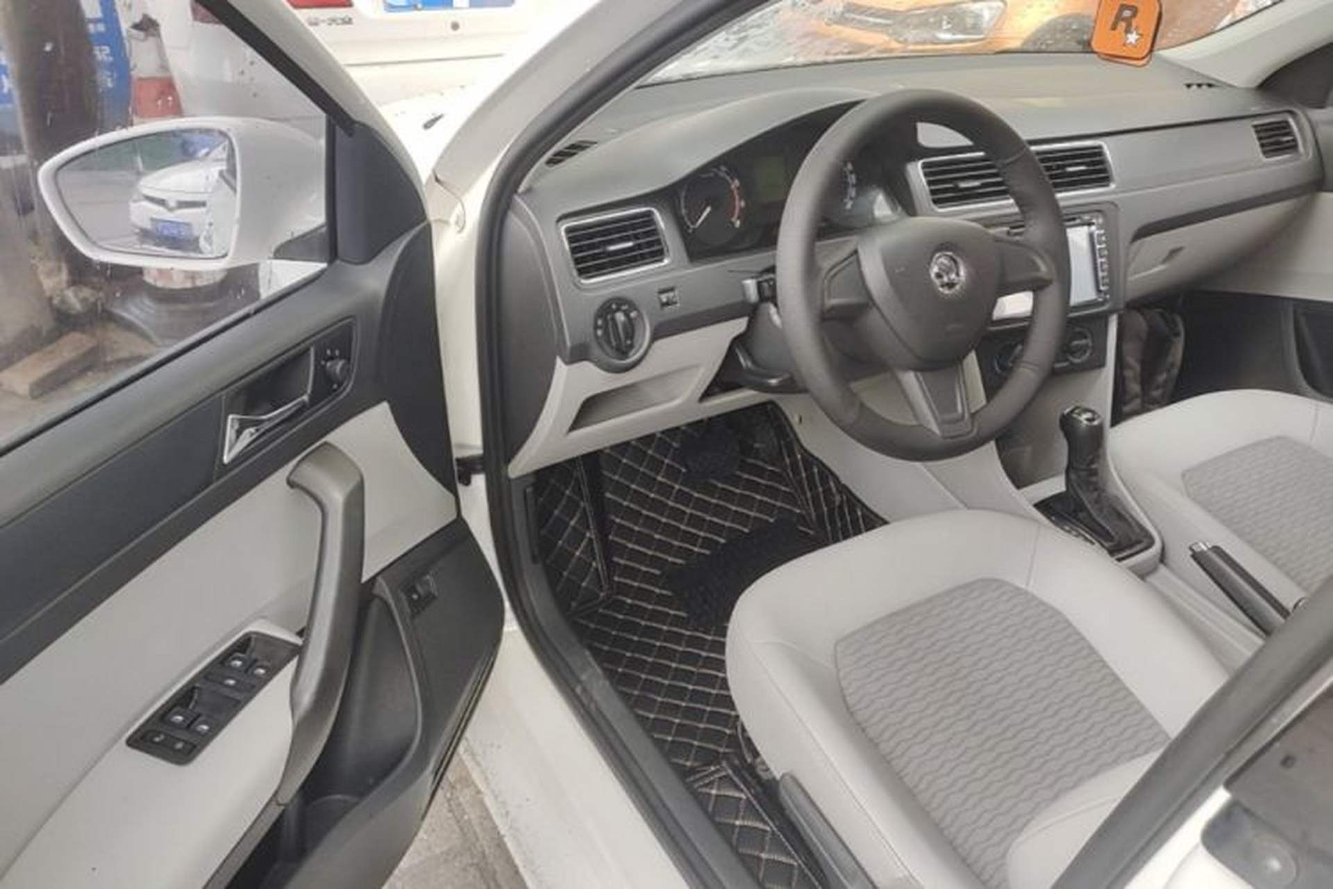 Used Skoda Rapid 2016 1.6L Automatic Chuanxing Edition Driver Seat