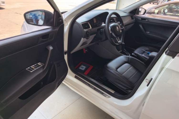 Used Skoda Rapid 2016 1.6L Automatic Front-Wheel Drive Model Driver Seat