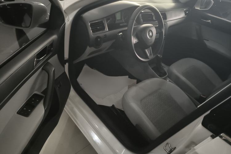 Used Skoda Rapid 2016 1.6L Automatic Chuanxing Edition Driver Seat
