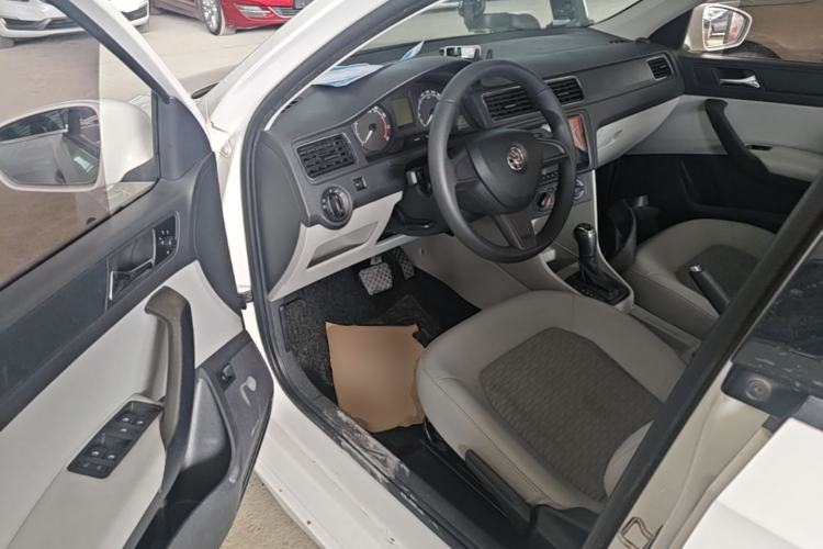 Used Skoda Rapid 2016 1.6L Automatic Chuanxing Edition Driver Seat