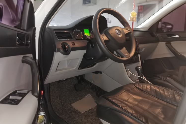 Used Skoda Rapid 2016 1.6L Automatic Chuanxing Edition Driver Seat