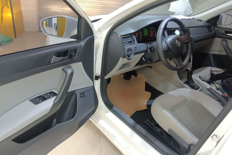 Used Skoda Rapid 2016 1.6L Automatic Chuanxing Edition Driver Seat