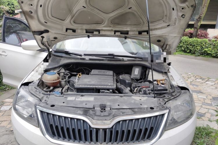 Used Skoda Rapid 2016 1.6L Automatic Chuanxing Edition Engine Bay