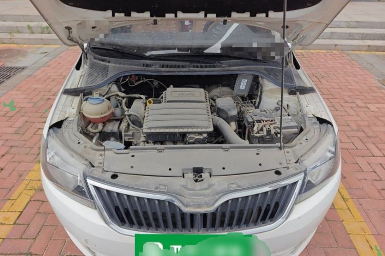 Used Skoda Rapid 2016 1.4L Manual Front-Wheel Drive Model Engine Bay