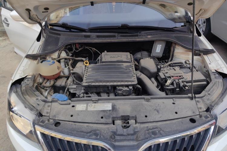 Used Skoda Rapid 2016 1.6L Automatic Chuanxing Edition Engine Bay